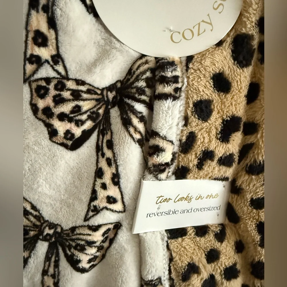 Cozy Sunday Leopard‎ Bow Oversized 60x70 Reversible Throw Blanket NWT